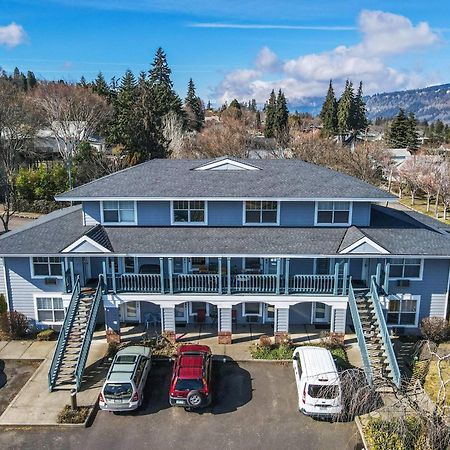 15 Lodge Hood River Exterior photo